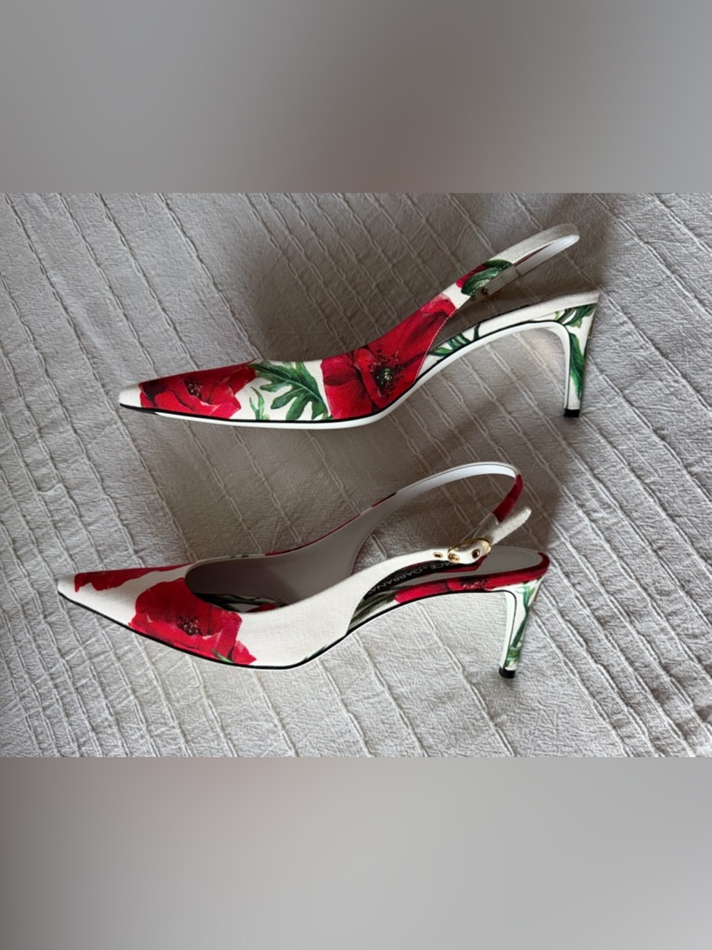 Dolce&Gabbana
Floral Cotton Slingback Pumps
Excellent condition 
Box & dust bags - Picture 5 of 11